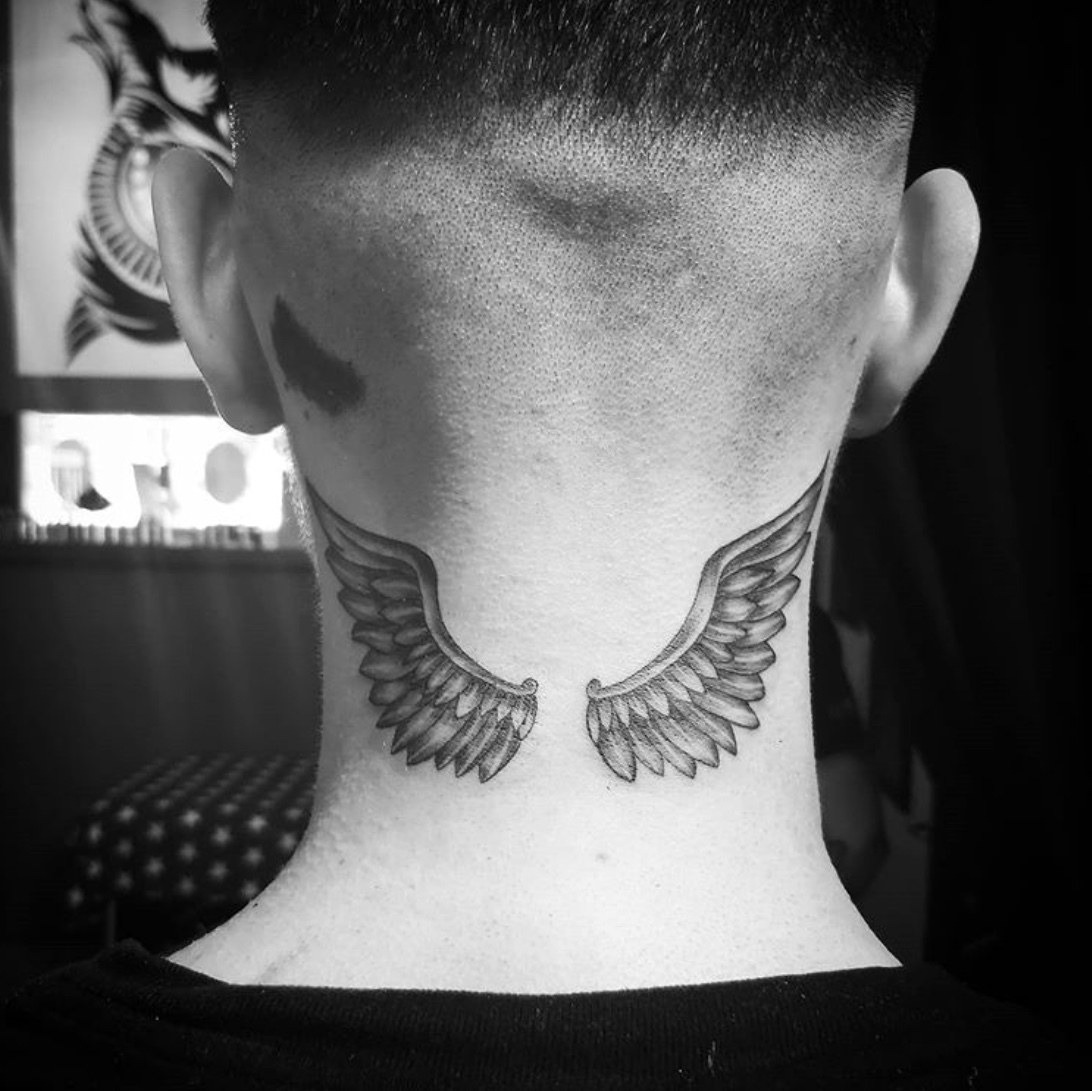 20+ Beautiful Wing Tattoos - The XO Factor