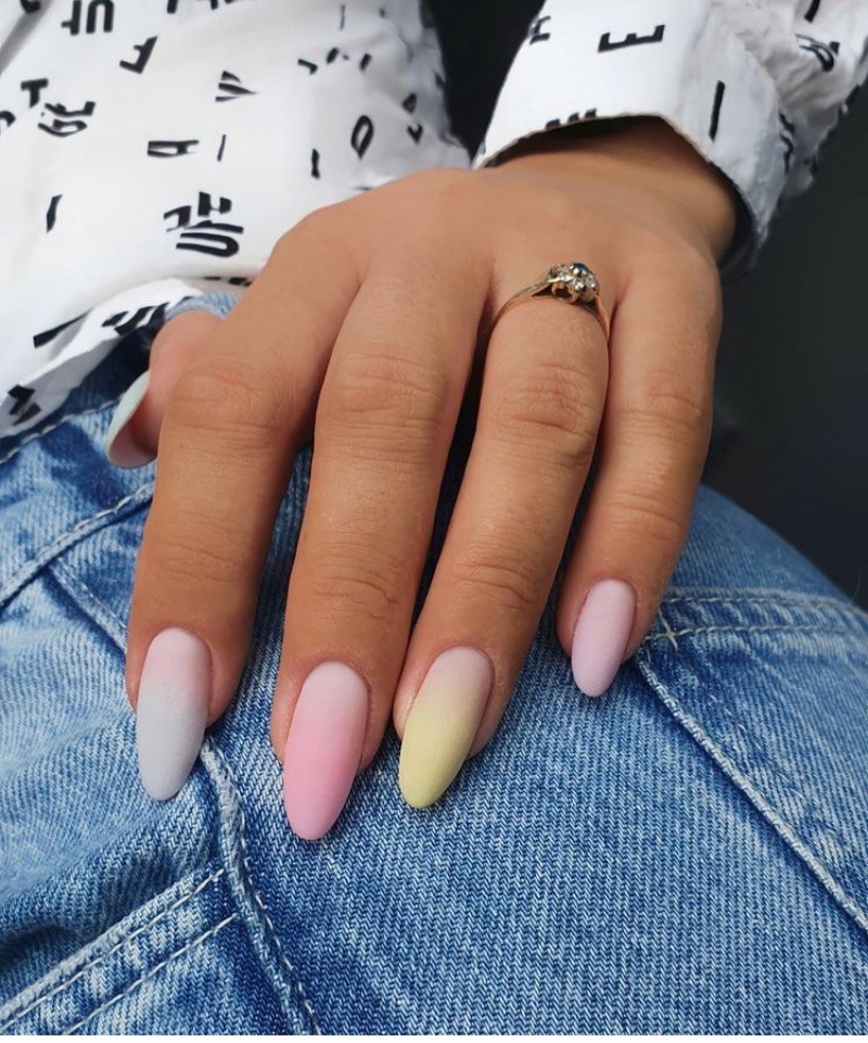 Pastel nails for 2022