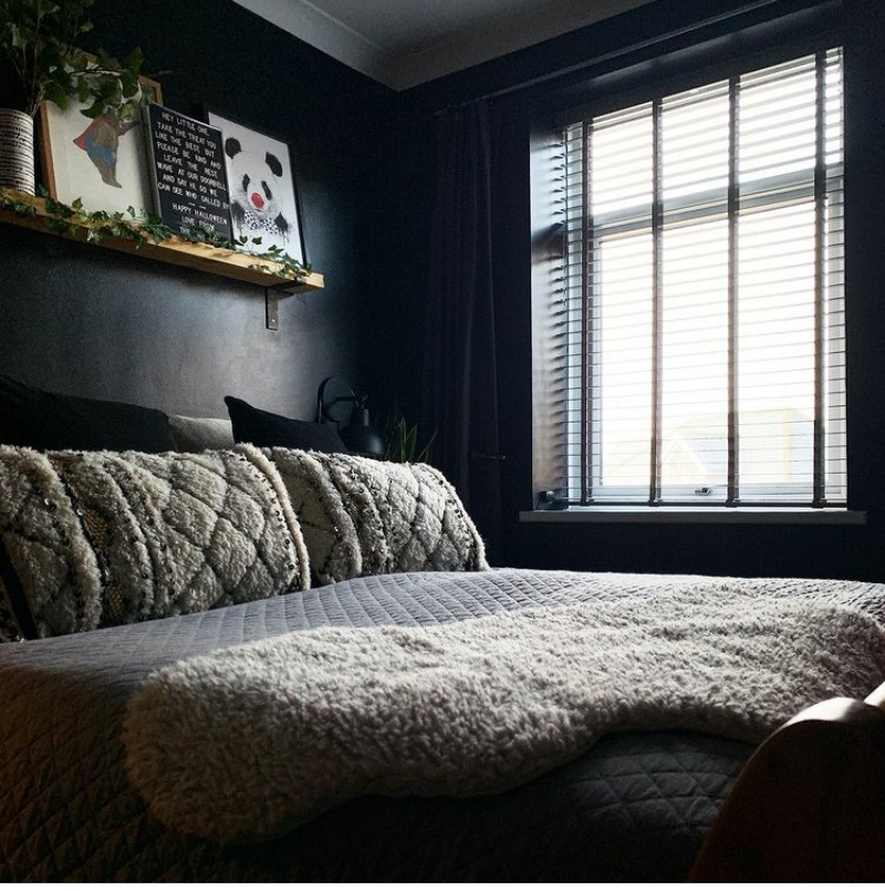 Cool Dark Bedroom Decor Ideas