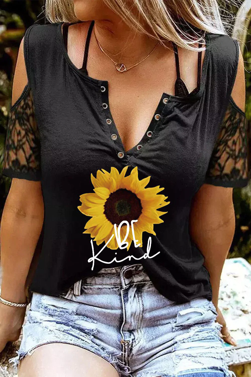Black Sunflower Print Lace Splicing T-shirt